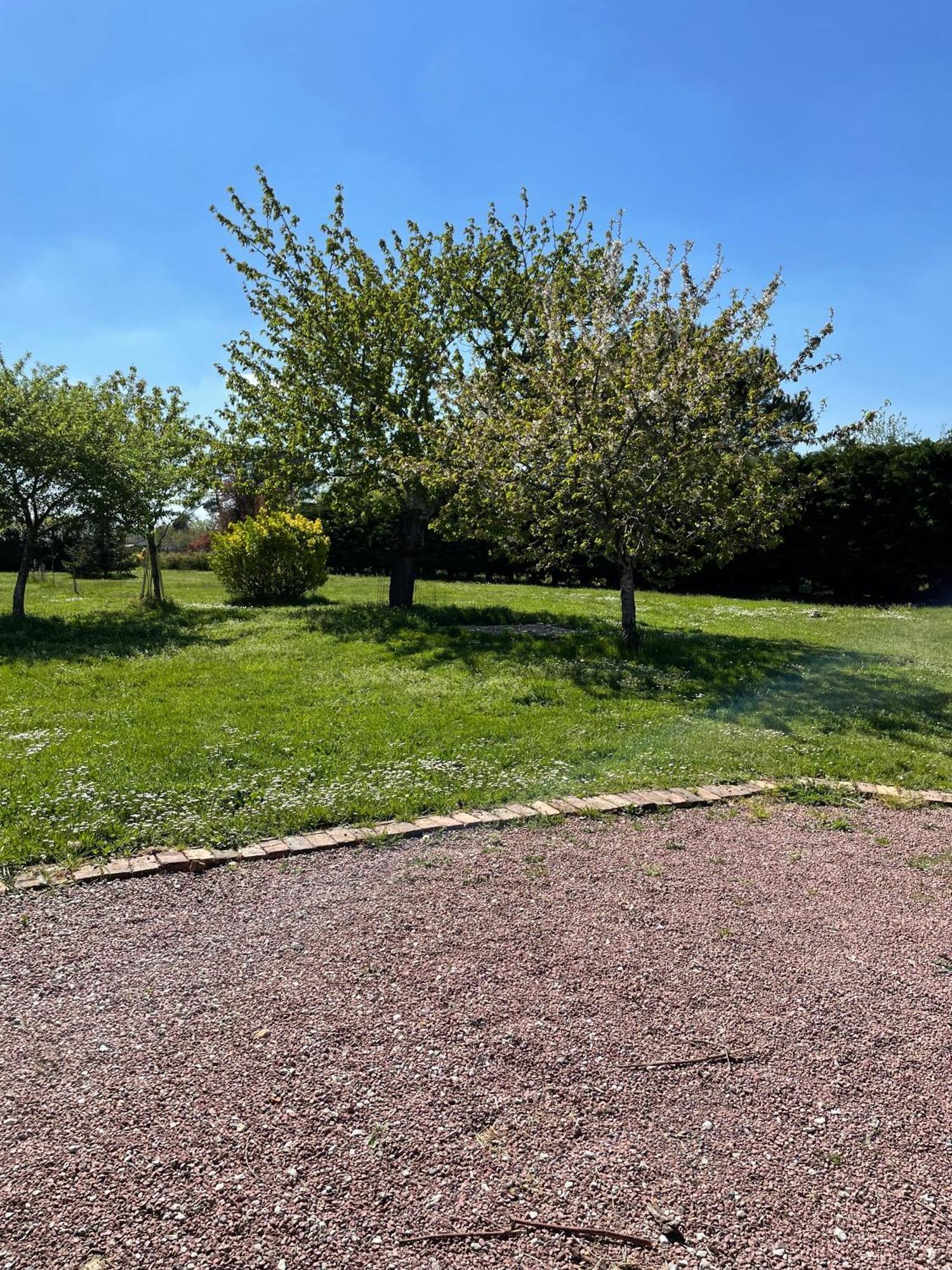 32 Parc Des Sports Chez Catherve Saint-Medard-de-Guizieres Kültér fotó
